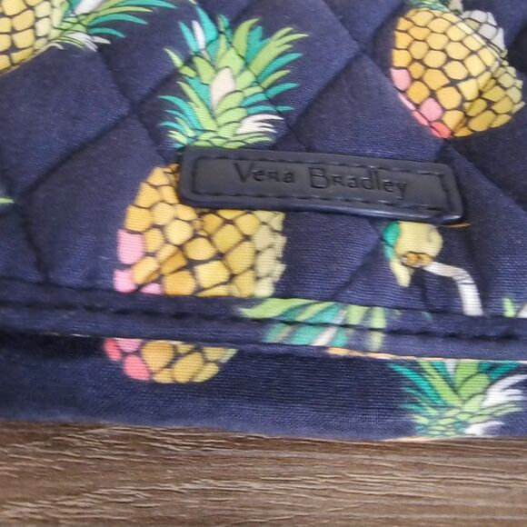 Vera Bradley Quilted Wallet Clutch Pineapple Print Navy Blue Wristlet Phone - Picture 7 of 10